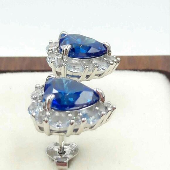 5 carat Blue Sapphire Light Blue Spinel Heart Cut Luxury Stud Earrings - Picture 3 of 10